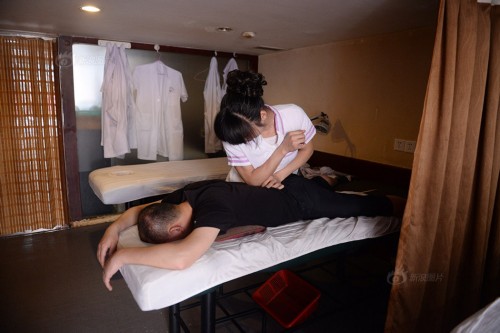 �����ˣ�80��С���ΪŮ�˺������