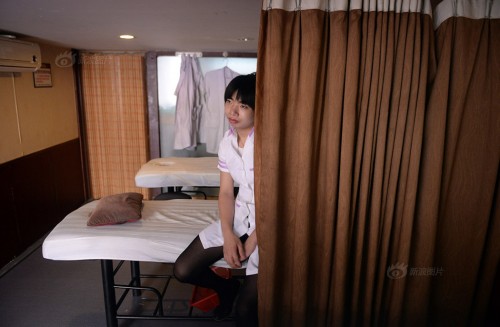 �����ˣ�80��С���ΪŮ�˺������