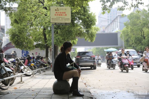 �����ˣ�80��С���ΪŮ�˺������