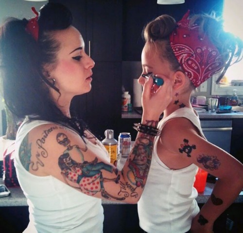 ��ͬ�������գ�ĸŮ����