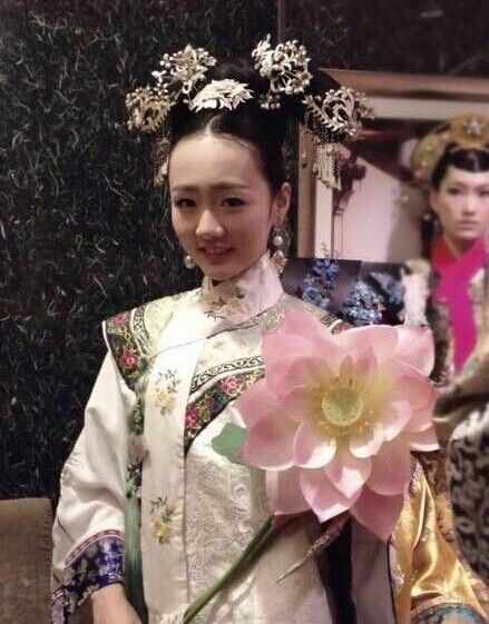 �Ϻ�����У����ӽޱ��ҥ�Ʋ�����ΧŮ