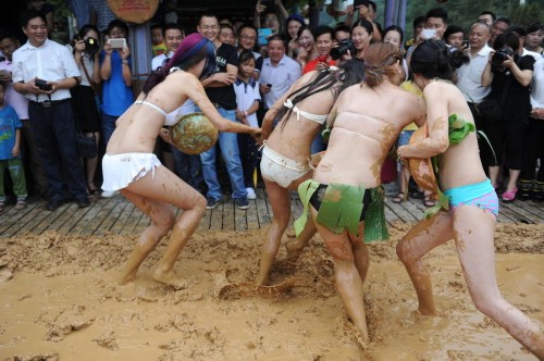 ��Ů���Ȼ���Ƕ����ཬ��ս ��Ѯ��������