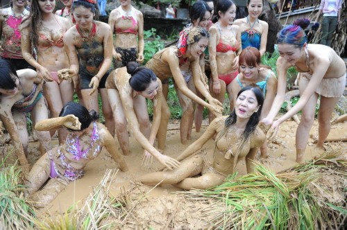 ��Ů���Ȼ���Ƕ����ཬ��ս ��Ѯ��������