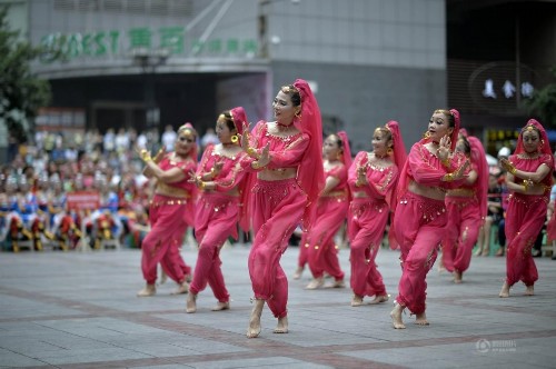 ���壺���������¶����μӹ㳡�����