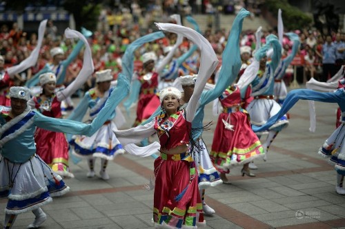 ���壺���������¶����μӹ㳡�����