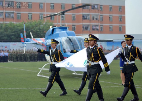 �ɶ�һ��У�߹��ѧ���� ֱ��������