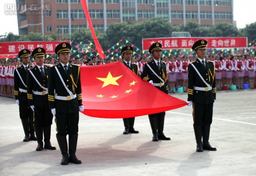 �ɶ�һ��У�߹��ѧ���� ֱ��������