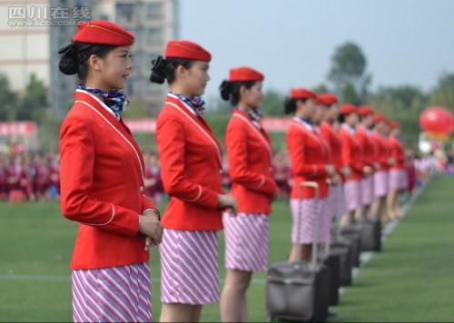 �ɶ�һ��У�߹��ѧ���� ֱ��������