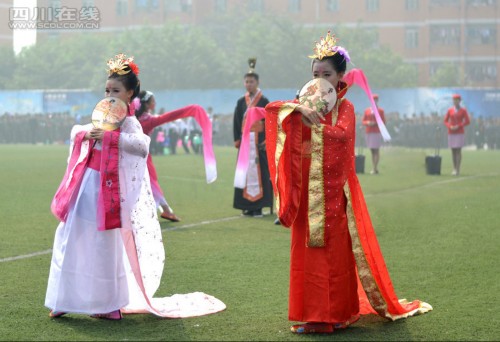 �ɶ�һ��У�߹��ѧ���� ֱ��������