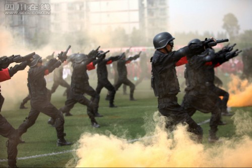 �ɶ�һ��У�߹��ѧ���� ֱ��������