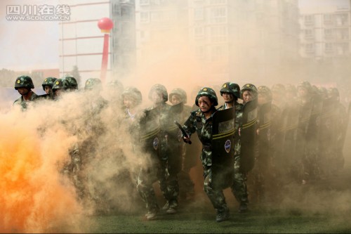 �ɶ�һ��У�߹��ѧ���� ֱ��������