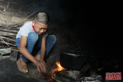 13�ꡰ�ڻ�������ÿ�ܶ��н�30������ѧ