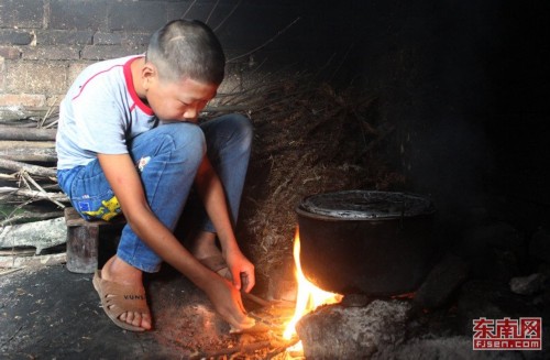 13�ꡰ�ڻ�������ÿ�ܶ��н�30������ѧ