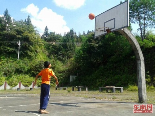 13�ꡰ�ڻ�������ÿ�ܶ��н�30������ѧ