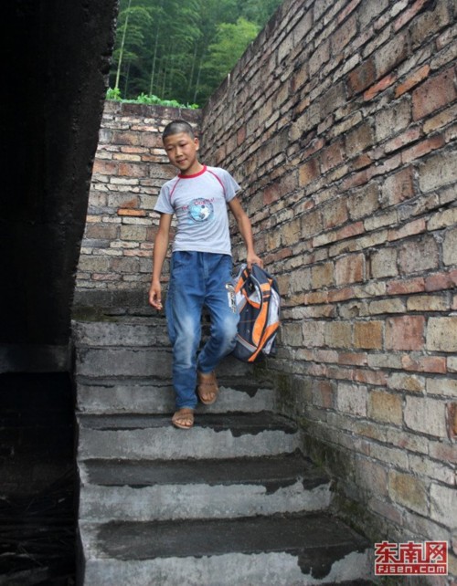 13�ꡰ�ڻ�������ÿ�ܶ��н�30������ѧ