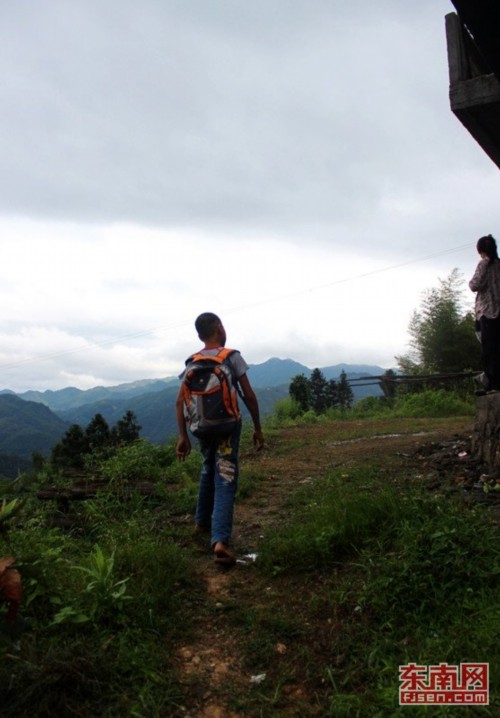 13�ꡰ�ڻ�������ÿ�ܶ��н�30������ѧ