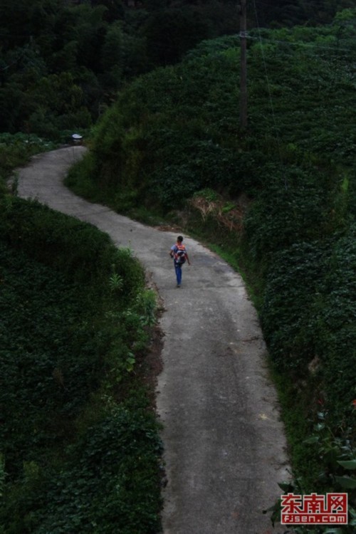 13�ꡰ�ڻ�������ÿ�ܶ��н�30������ѧ