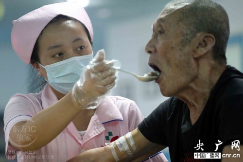 ��Ӱ�˼䣺����մ�������ġ�95�󡱻�ʿ