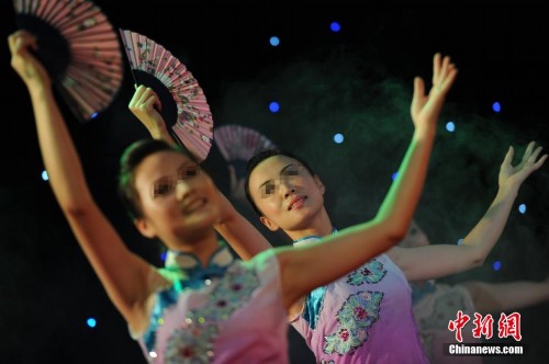 ����Ů���ǽ�ﳪ������������