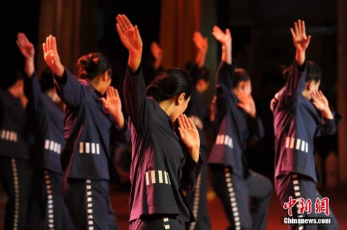 ����Ů���ǽ�ﳪ������������