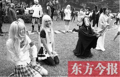 中学生玩cosplay 遭网友吐槽 中学生玩cosplay 遭网友吐槽