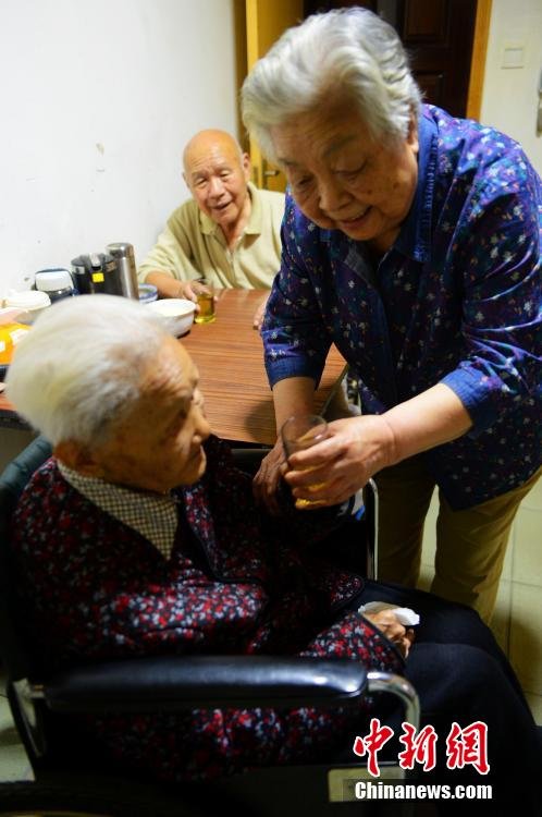 82����Ӻ�����102����ĸ��