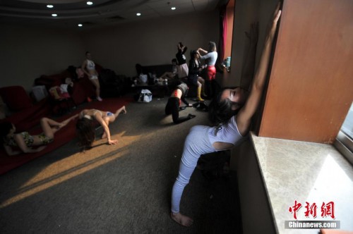 ʵ�ĸֹ��������̨����