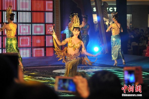 ��Ů���������ƽ���������