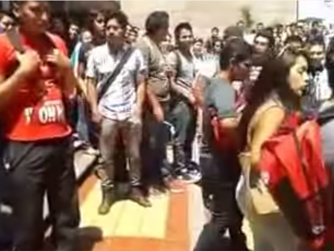 ī����У԰��Ů����ǹ��в���������Ǵ��(��ҳ��ͼ)