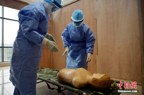 探访中国埃博拉疫情医疗队