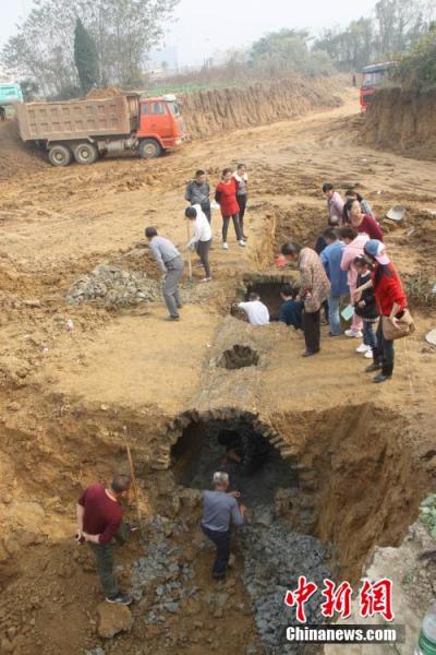 ��������־��1700��������Ĺ�� �����������