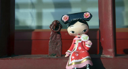 故宫娃娃演穿越 网友配台词引围观