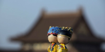 故宫娃娃演穿越 网友配台词引围观