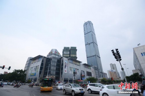 �ܸ�303�ס����ϵ�һ��¥������������