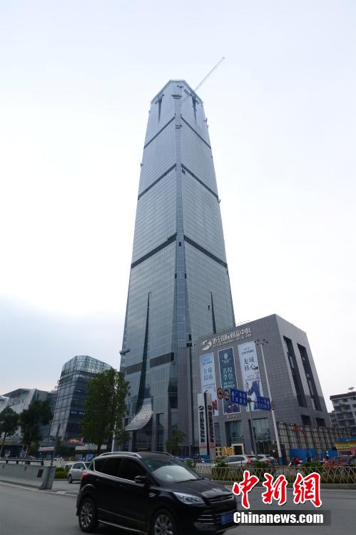 �ܸ�303�ס����ϵ�һ��¥������������