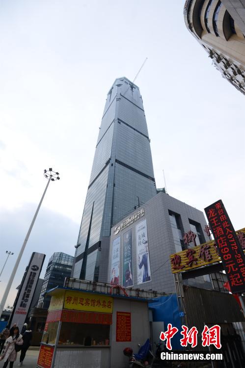 �ܸ�303�ס����ϵ�һ��¥������������