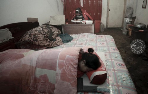 16�굥��Ů����äĸ��ѧ