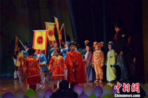成都儿童DIY古装情景剧 演绎中国历史(图)