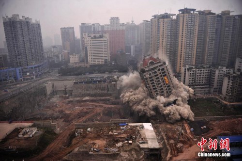 ����ɹ�����һ��¥ ����׳��