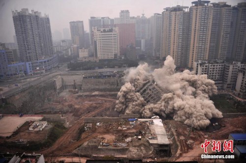 ����ɹ�����һ��¥ ����׳��