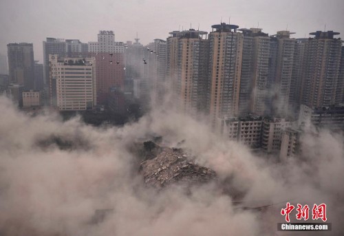 ����ɹ�����һ��¥ ����׳��