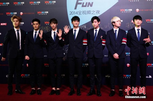 全视频之夜EXO成大赢家 连唱三曲受追捧