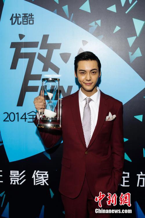 全视频之夜EXO成大赢家 连唱三曲受追捧