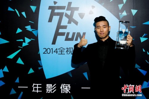 全视频之夜EXO成大赢家 连唱三曲受追捧