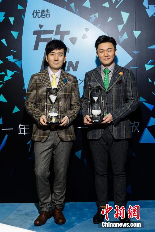 全视频之夜EXO成大赢家 连唱三曲受追捧