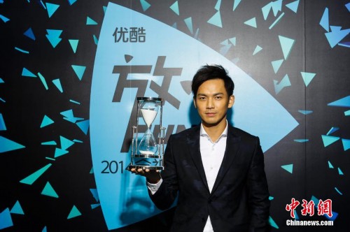 全视频之夜EXO成大赢家 连唱三曲受追捧