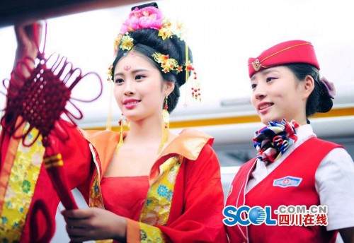 �ս�Cosplay������� ��ƴ��װ��Ž�����