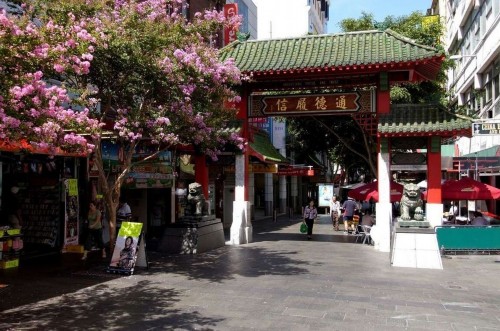 һ���������������˽ֵ���Ƭ