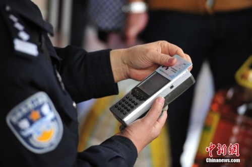 ��ͼƬ���¡��������Ƶ����һ�ഺ�˸�