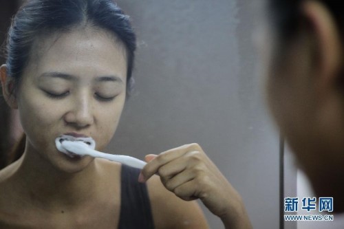 ��ѧ����Ů�ɵ��ճ� ���칤������ѧϰ